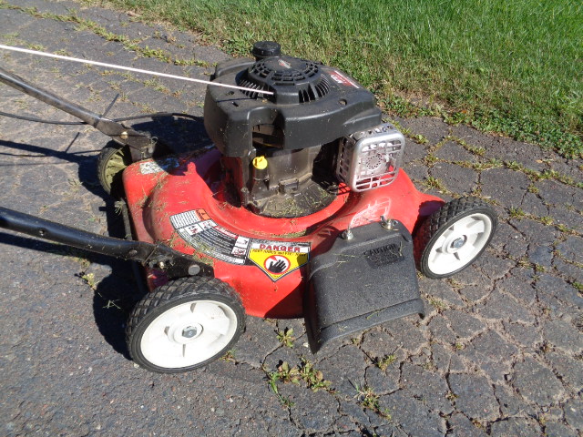 Summer lawn mower maintenance tips