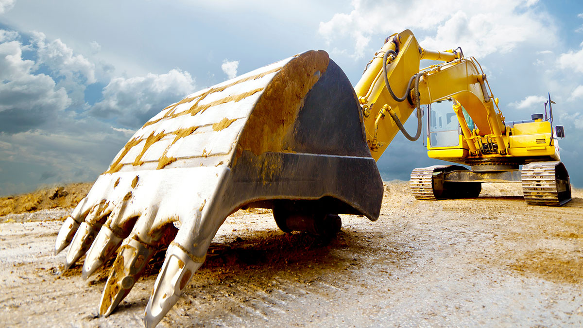 Hydraulic excavator Reduce Maintenance with Synthetic Hydraulic Oil