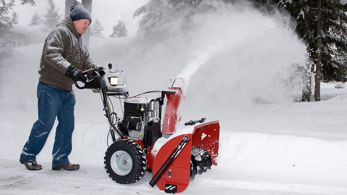 What’s the Best Oil for My Snowblower?