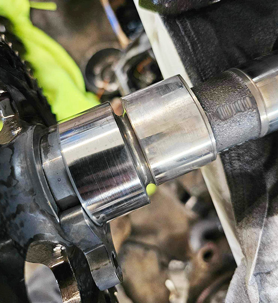 The cam shaft from a heavy-duty pickup truck with 500,000 miles looks like new after using AMSOIL Signature Series 100% Synthetic Diesel Oil.