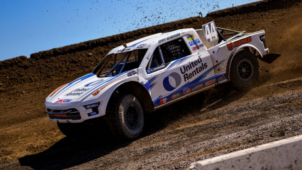 Jimmy Henderson's No. 44 Pro 4 truck roosts through a corner at Glen Helen Raceway